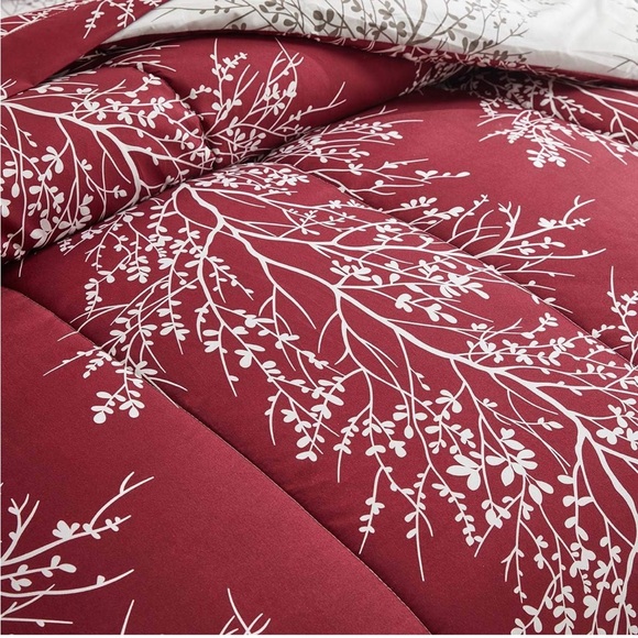 Burgundy Holiday Reversible 7PC Comforter Set-King Size-Great Condition🎄 - Picture 6 of 10
